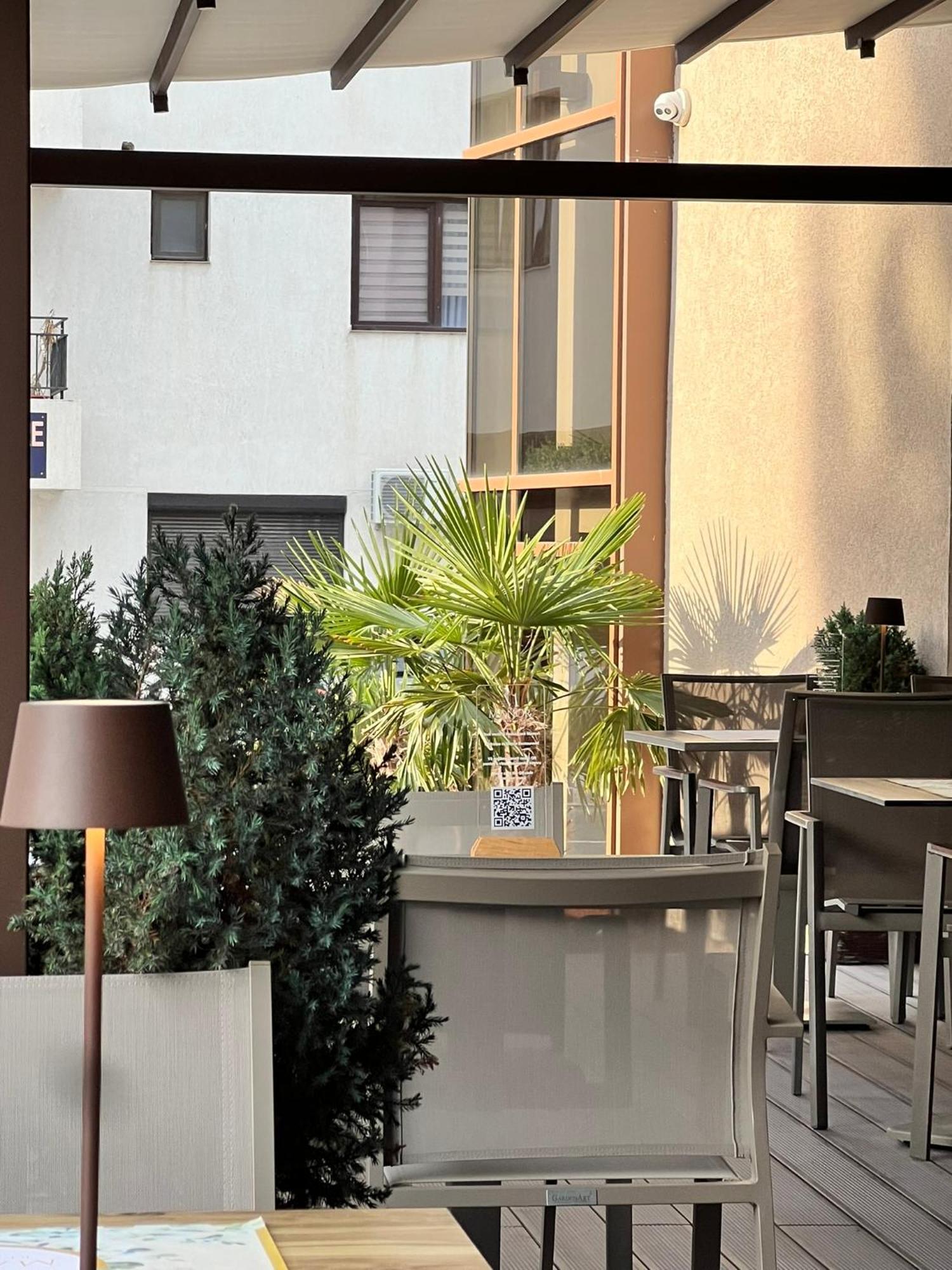Hotel Manor Navodari Ngoại thất bức ảnh